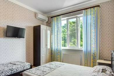 Трехместный номер эконом 2