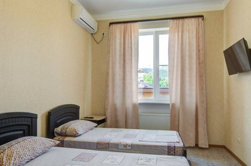 Двухместный номер эконом (с раздельными кроватями)