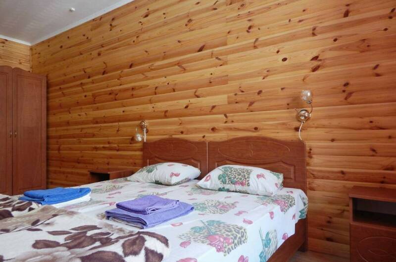 4-х местный «Полулюкс» с видом на горы (дер. кот.)