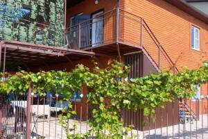 Изображение отеля / гостиницы "Гостевой дом «Домашний уют» (с кухней в номере)"