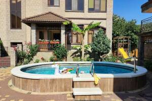 Изображение отеля / гостиницы "Гостевой дом «Замок на Земляничной»"