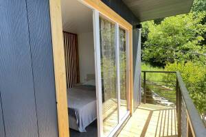 Изображение отеля / гостиницы "Комплекс коттеджей «Лесной рассвет у моря»"