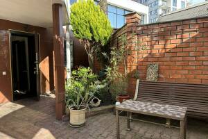 Изображение отеля / гостиницы "Комплекс коттеджей в центре города"